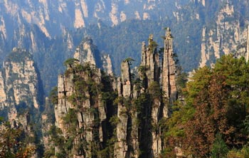 長沙出發(fā)到黃龍洞、張家界森林公園、天門山、鳳凰五日游